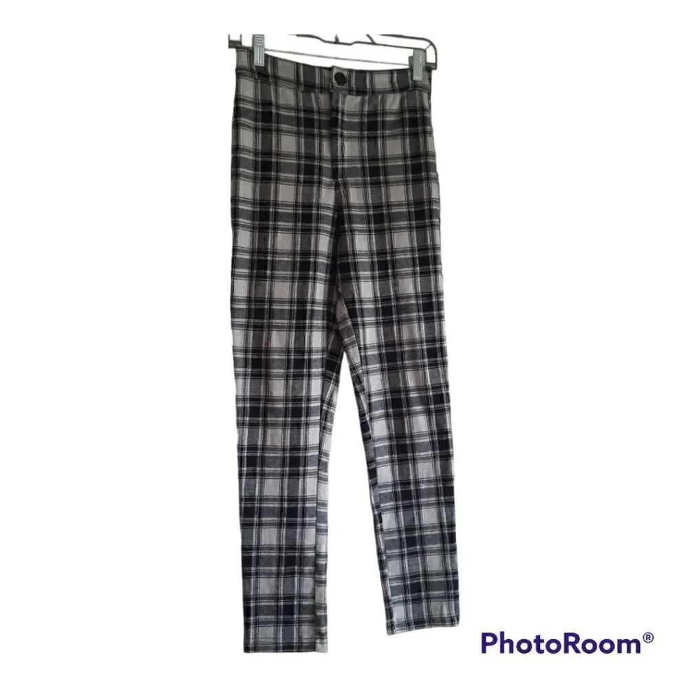 Forever 21 Plaid Pull On Skinny Ankle Pants